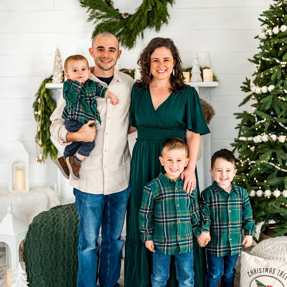 Elegant Emerald Green Maxi Dress - Picture 5 of 5